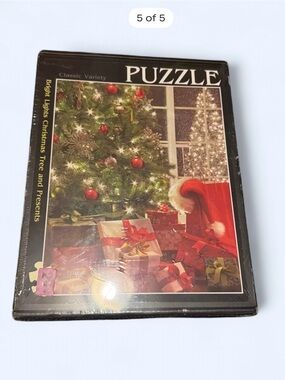 Classic Holiday Puzzle — Red & Green Christmas Tree Scene